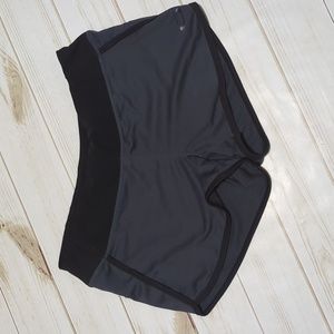 Oakley athletic shorts Sz M